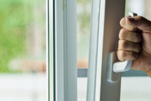 Consejos para el mantenimiento de tus ventanas y puertas de PVC