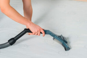 Métodos de limpieza natural vs. Limpieza comercial para colchones